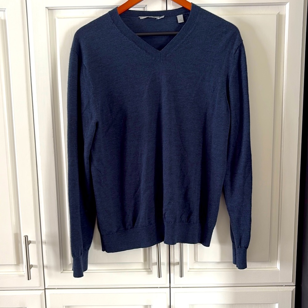LNWOT - Vince Blue Merino Wool V-Neck Sweater Size Large